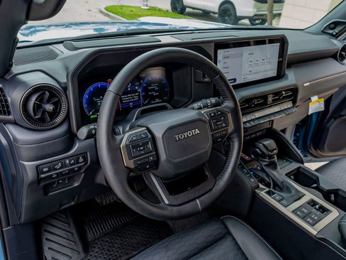 Used 2025 Toyota Land Cruiser w/ Premium Package image 17