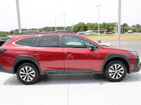 Certified 2025 Subaru Outback Premium AWD/4WD image 6
