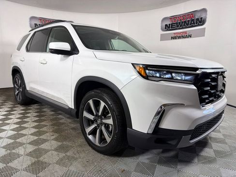 Used 2023 Honda Pilot Elite image 1