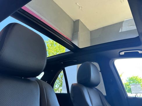 Used 2021 Mercedes-Benz GLE 350 4MATIC image 17