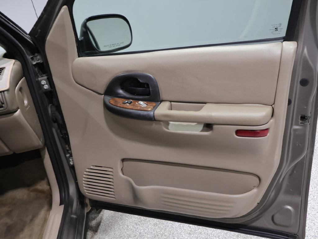 Used 2004 Pontiac Montana Extended w/ Convenience Package #2 FWD image 26