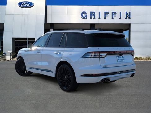 New 2026 Lincoln Aviator Reserve w/ Luxury Package image 9