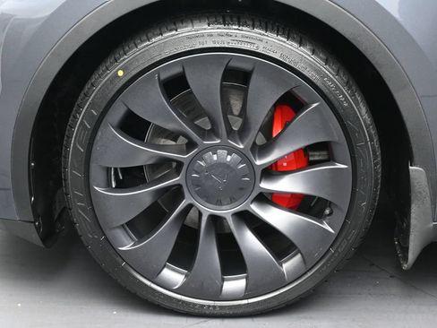 Used 2023 Tesla Model Y Performance AWD/4WD image 37
