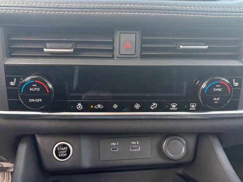 Used 2023 Nissan Rogue SV w/ SV Premium B Package AWD/4WD image 7