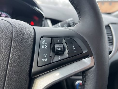 Used 2018 Chevrolet Trax LT w/ LT Convenience Package image 10