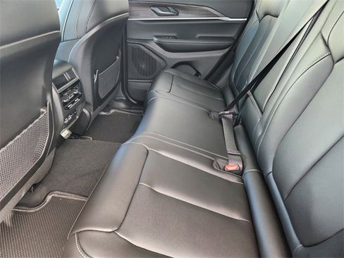 New 2025 Jeep Grand Cherokee Limited w/ Trailer Tow Package image 19