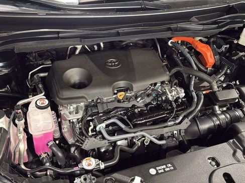 Used 2024 Toyota Sienna LE AWD/4WD image 40