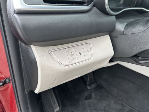 Used 2023 Genesis G70 2.0T AWD/4WD image 21