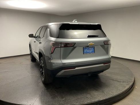 New 2026 Chevrolet Equinox LT w/ Convenience Package II FWD image 5