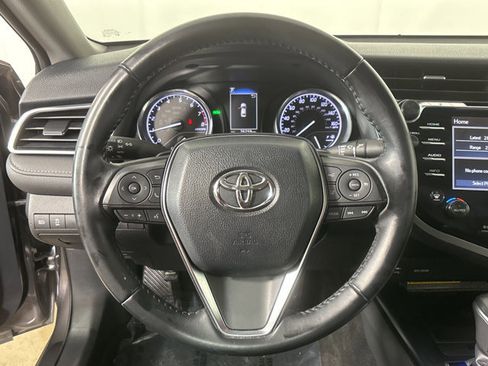 Used 2018 Toyota Camry SE image 25
