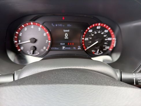Used 2025 Nissan Frontier PRO-4X AWD/4WD image 30
