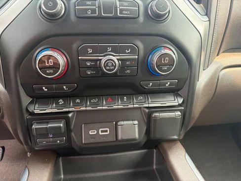 Used 2019 Chevrolet Silverado 1500 RST AWD/4WD image 21