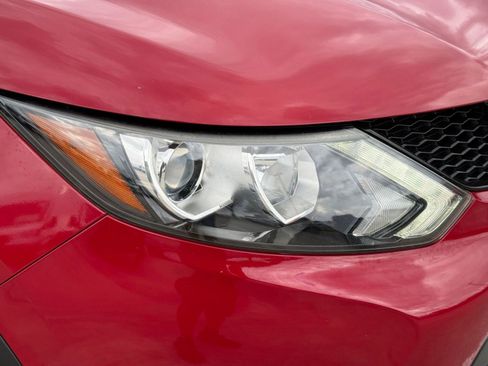 Used 2018 Nissan Rogue Sport S w/ S Appearance Package image 10