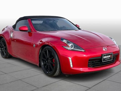 Used 2019 Nissan 370Z Touring Sport image 2