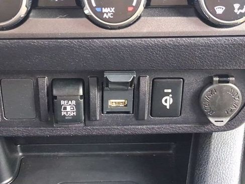 Used 2020 Toyota Tacoma TRD Off-Road AWD/4WD image 30