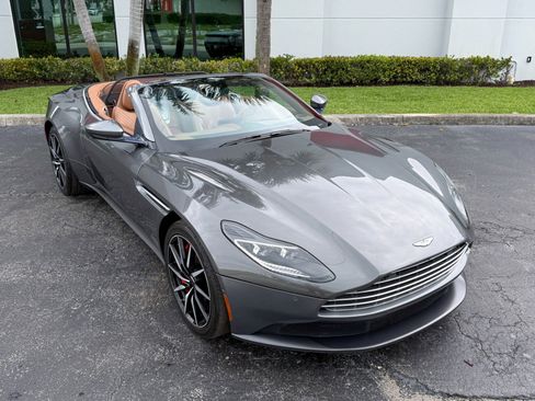 Used 2020 Aston Martin DB11 Volante RWD image 6