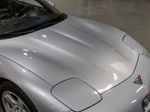 Used 1999 Chevrolet Corvette Convertible w/ Memory Pkg RWD image 30