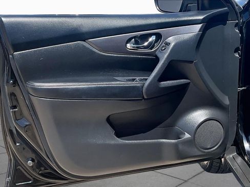 Used 2014 Nissan Rogue SV w/ SV Moonroof Package FWD image 22