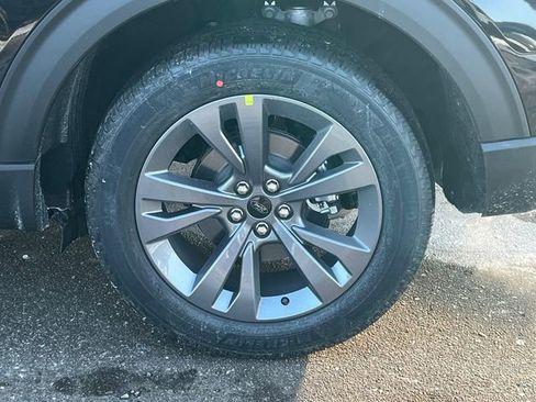 New 2026 Ford Explorer Active w/ Active Comfort Package image 9