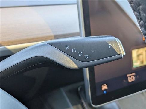 Used 2023 Tesla Model Y Long Range AWD/4WD image 12