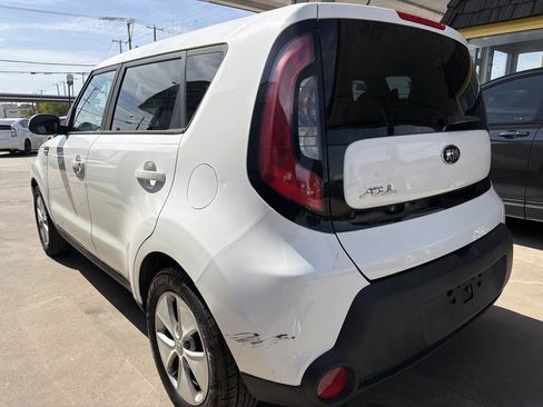 Used 2016 Kia Soul FWD image 4