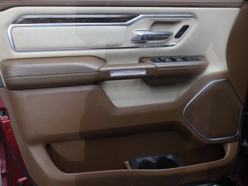 Used 2019 RAM 1500 Laramie AWD/4WD image 15