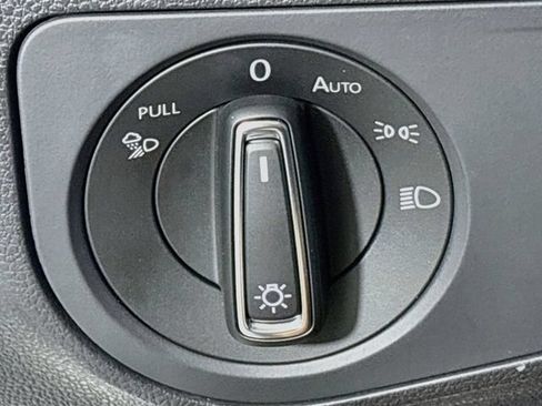 Certified 2024 Volkswagen Tiguan SEL R-Line AWD/4WD image 11