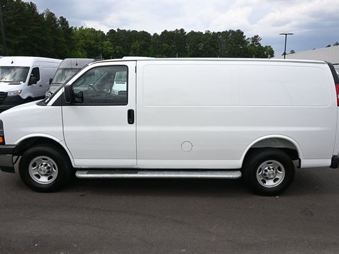 Used 2025 Chevrolet Express 2500 w/ Driver Convenience Package RWD image 3