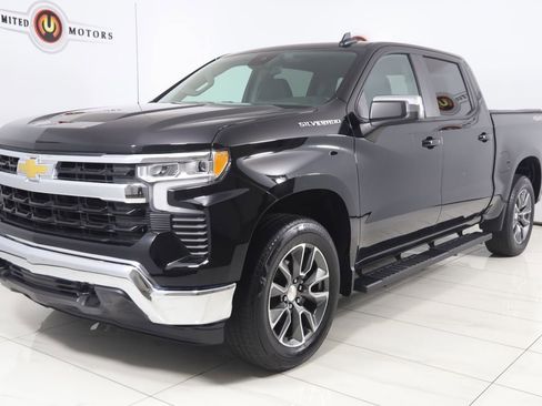 Used 2024 Chevrolet Silverado 1500 LT AWD/4WD image 5