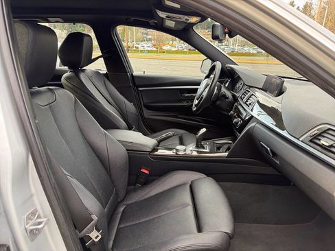Used 2017 BMW 330i xDrive Wagon image 18