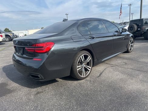 Used 2016 BMW 750i RWD image 3