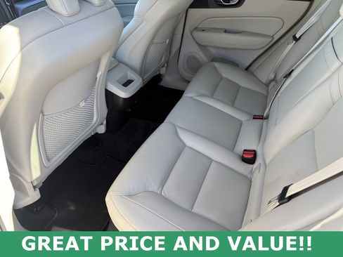 Used 2019 Volvo XC60 T5 Momentum image 31