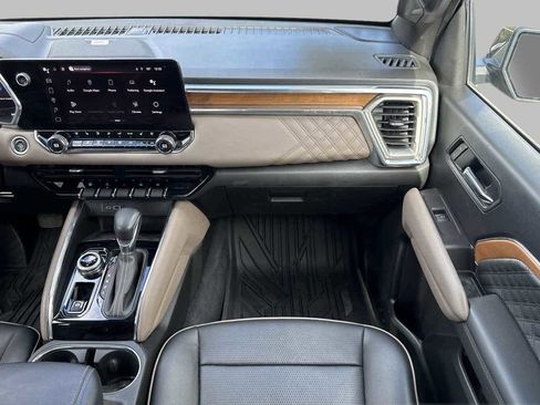 Used 2023 GMC Canyon Denali image 16