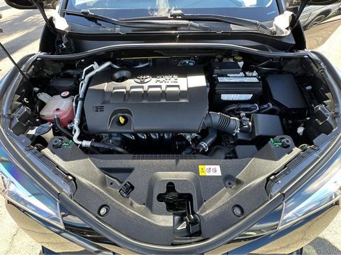 Used 2019 Toyota C-HR LE image 37