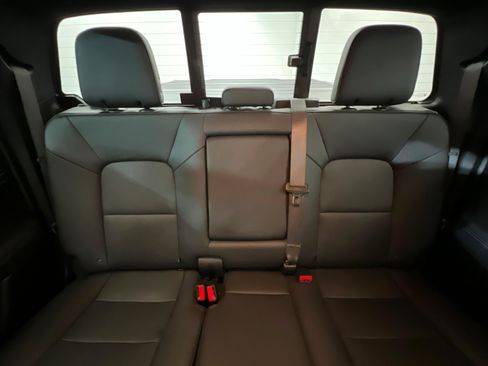 Used 2024 Chevrolet Colorado LT w/ LT Convenience Package III RWD image 25