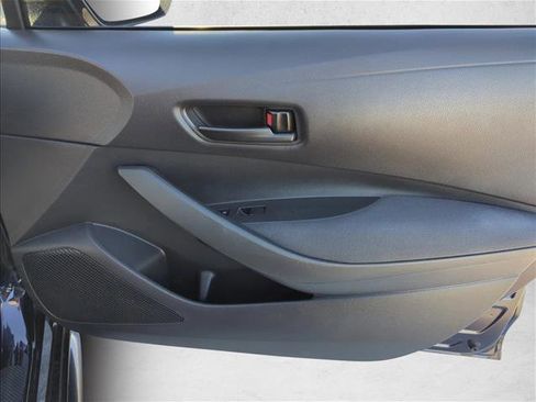 Used 2022 Toyota Corolla LE image 25