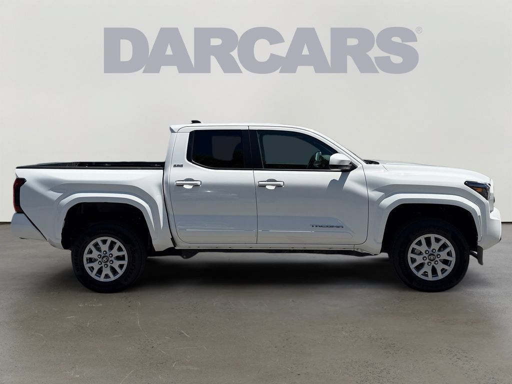 Certified 2026 Toyota Tacoma SR5 AWD/4WD image 8