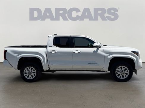 Certified 2026 Toyota Tacoma SR5 AWD/4WD image 8