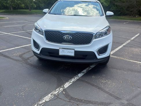 Used 2017 Kia Sorento AWD w/ LX Convenience Package image 6