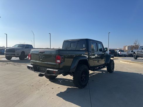 Used 2022 Jeep Gladiator Willys image 5