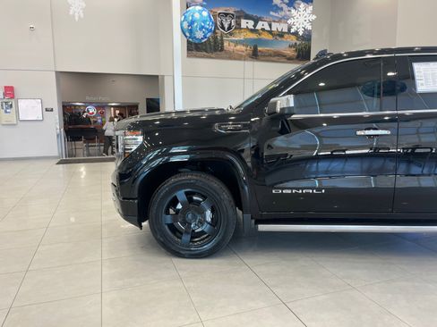 Used 2024 GMC Sierra 1500 Denali Ultimate image 9