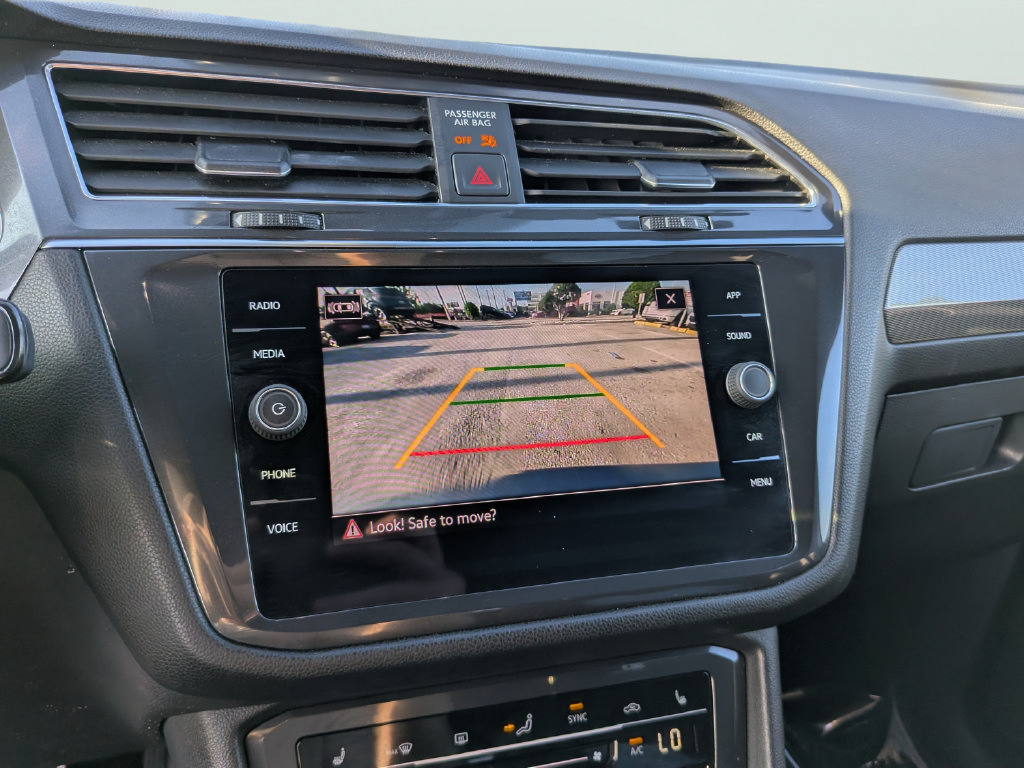 Certified 2023 Volkswagen Tiguan SE R-Line FWD image 22