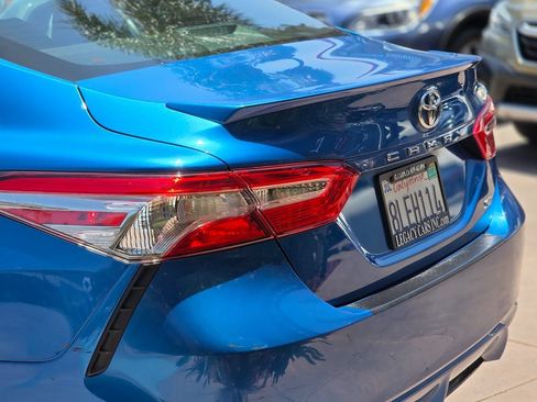 Used 2019 Toyota Camry SE FWD image 9