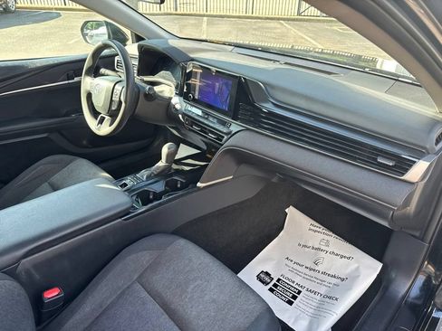 Used 2025 Toyota Camry LE FWD image 36