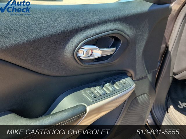 Used 2017 Jeep Cherokee Limited w/ Trailer Tow Group AWD/4WD image 23