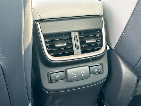 Used 2020 Subaru Legacy Limited image 27