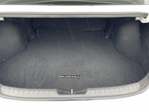 Used 2023 Hyundai Elantra SEL image 12