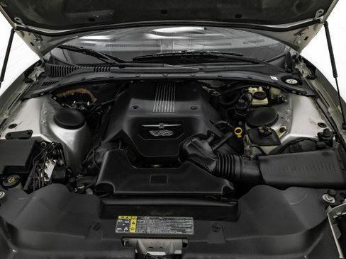 Used 2004 Ford Thunderbird image 40