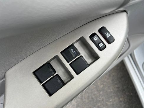 Used 2013 Toyota Corolla LE image 13