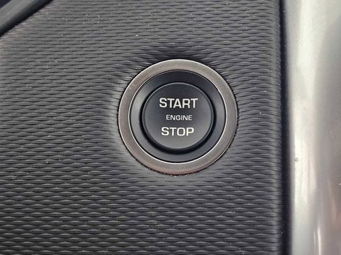 Certified 2024 Land Rover Discovery Dynamic SE image 31